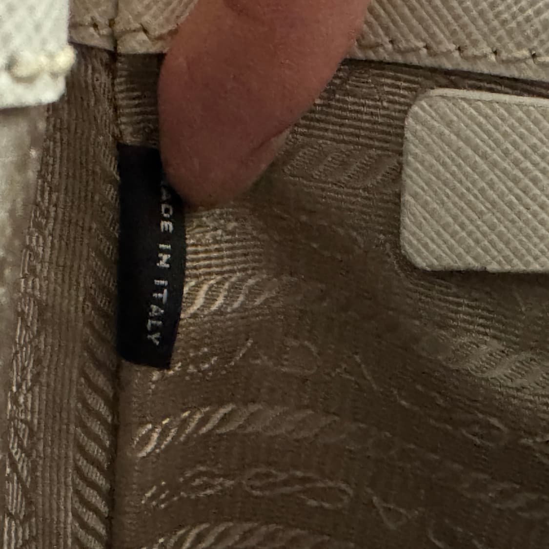 [정품] 프라다 갤러리아 럭스 사피아노 토트백 금장 미듐 상품이미지9