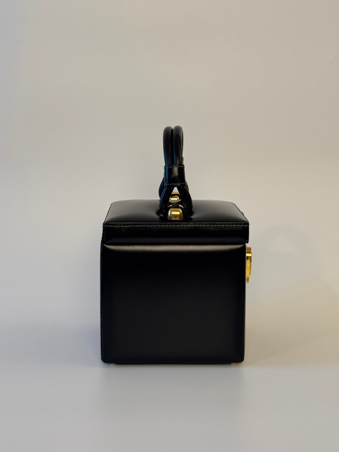 LOEWE(로에베) 아나그램 배니티백 상품이미지4