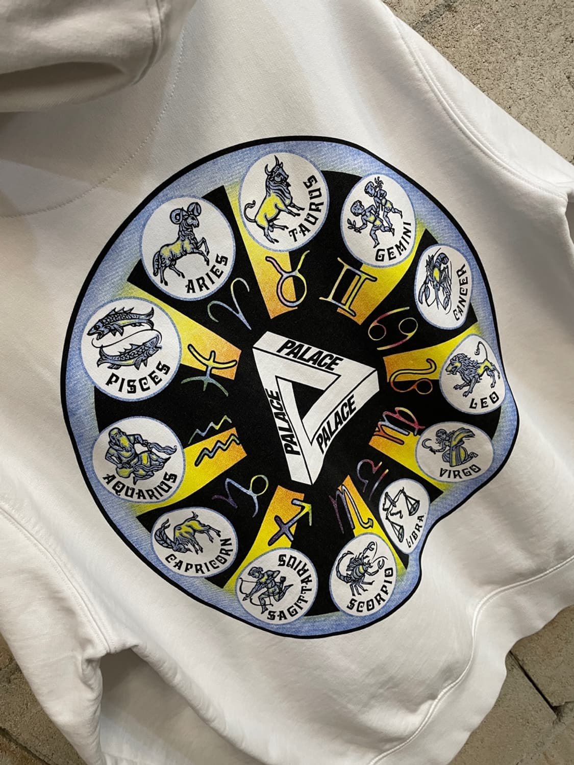 팔라스 조디악 후드 티셔츠  상품이미지2