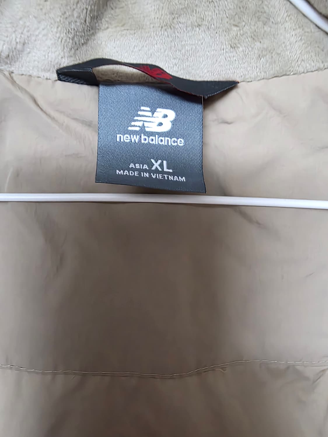 뉴발란스 베이지 경량패딩 점퍼 상품이미지6