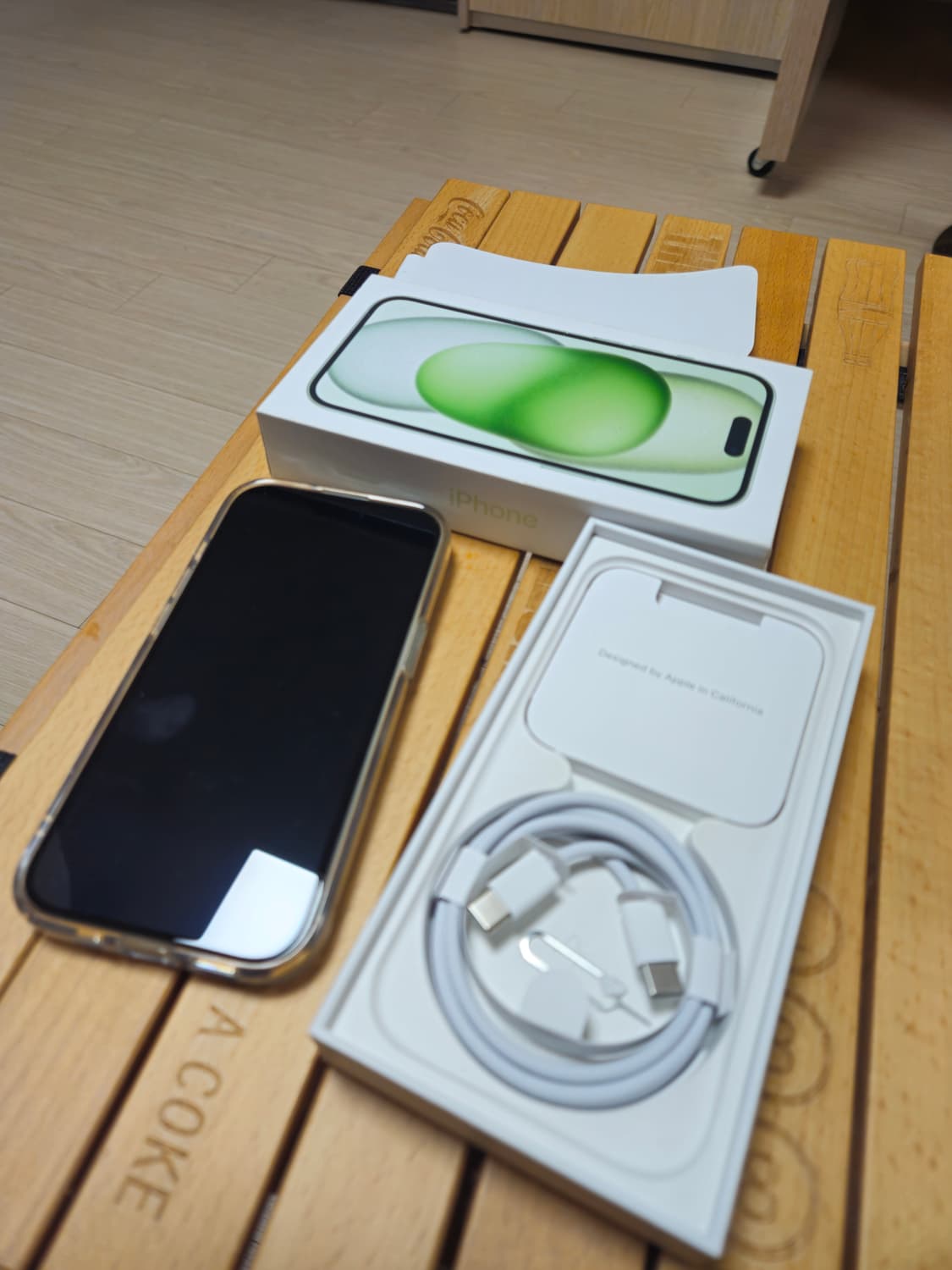 아이폰 15 사용감 거의 없음 256GB + 케이스 + 필름
 상품이미지1