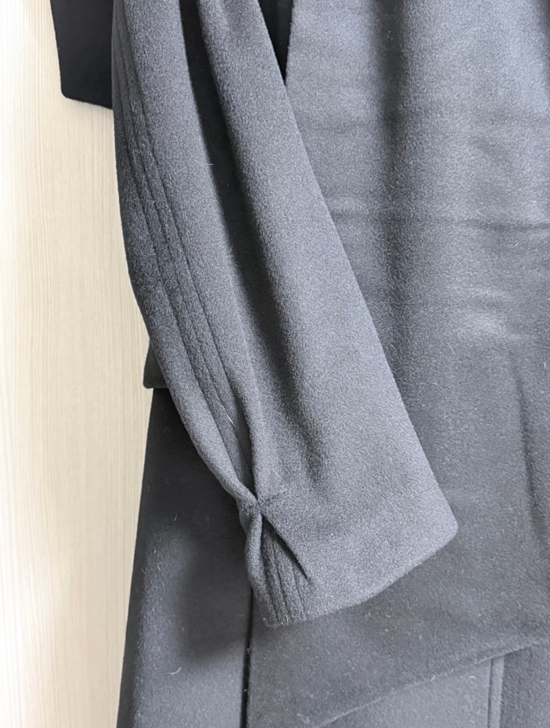 플로움 블랙 롱코트 3번입음 상품이미지3