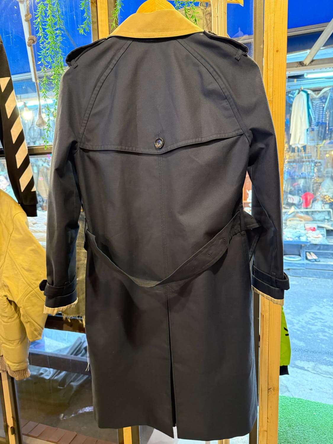 코치 네이비 베이지 트렌치코트 상품이미지4