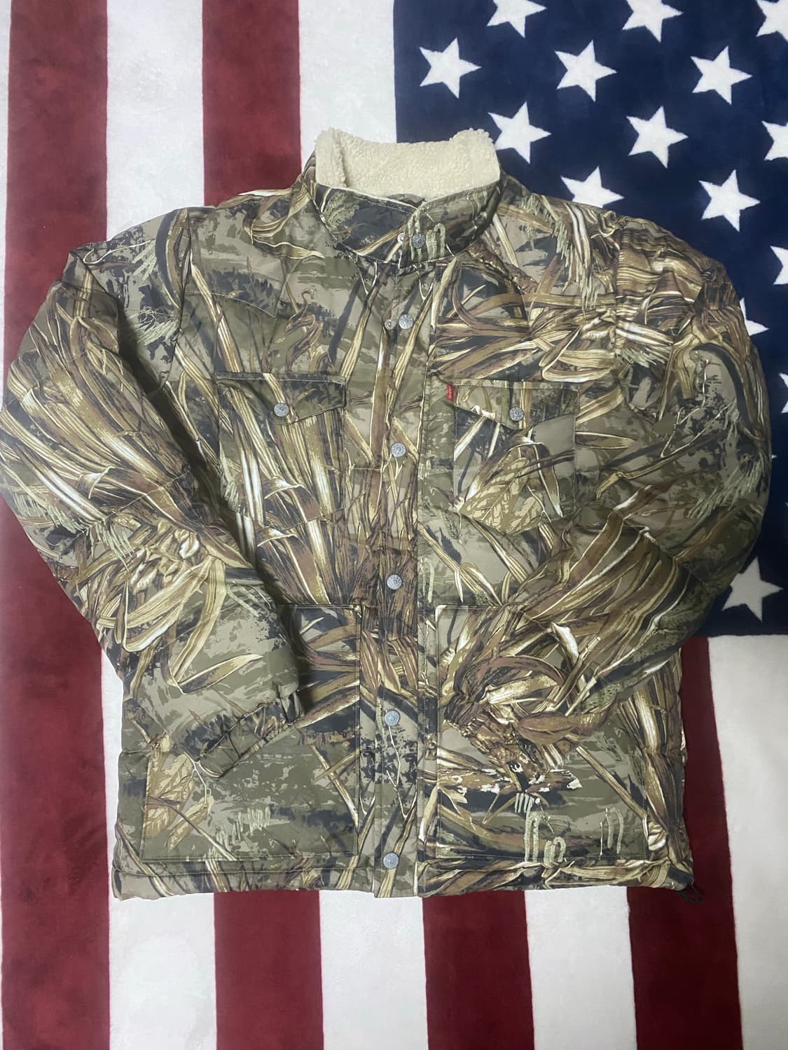 리바이스 리얼트리 카모 경량패딩 상품이미지1