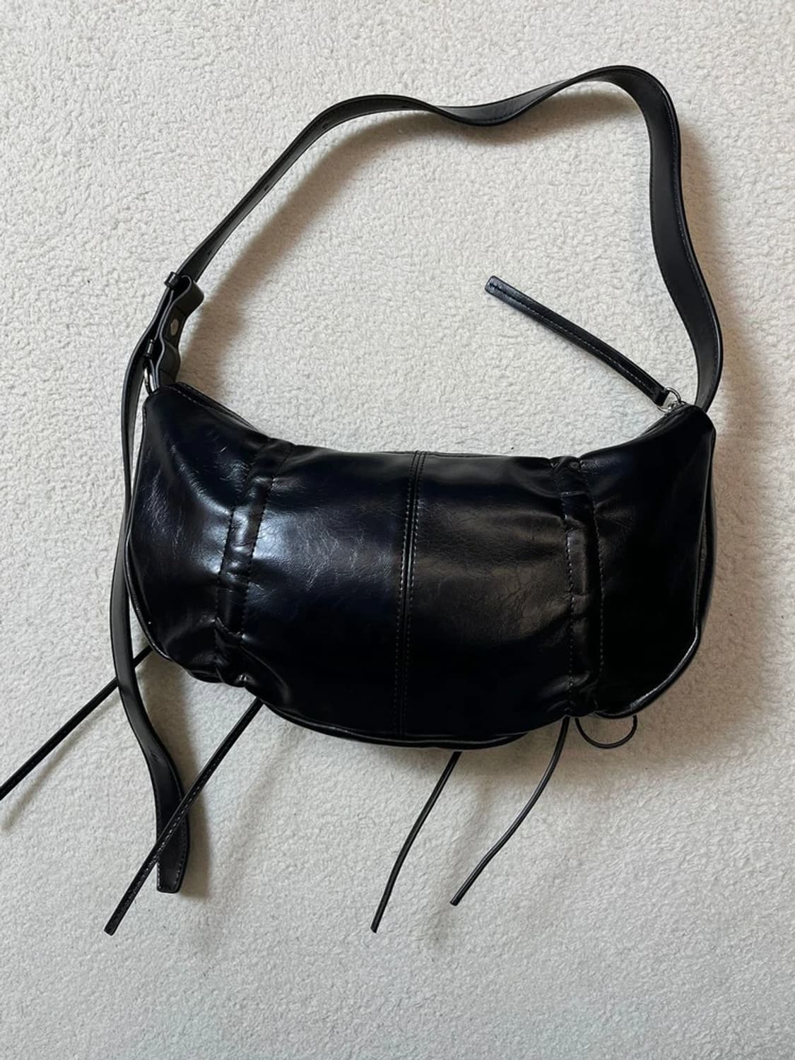 마뗑킴 25FW 하프 셔링 리본 라운드 백 A1764 상품이미지6