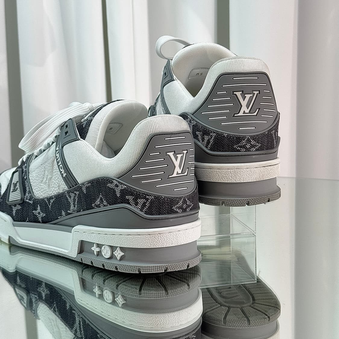 [정품] 25FW 루이비통 트레이너 범고래 그레이1ADF5C 상품이미지5