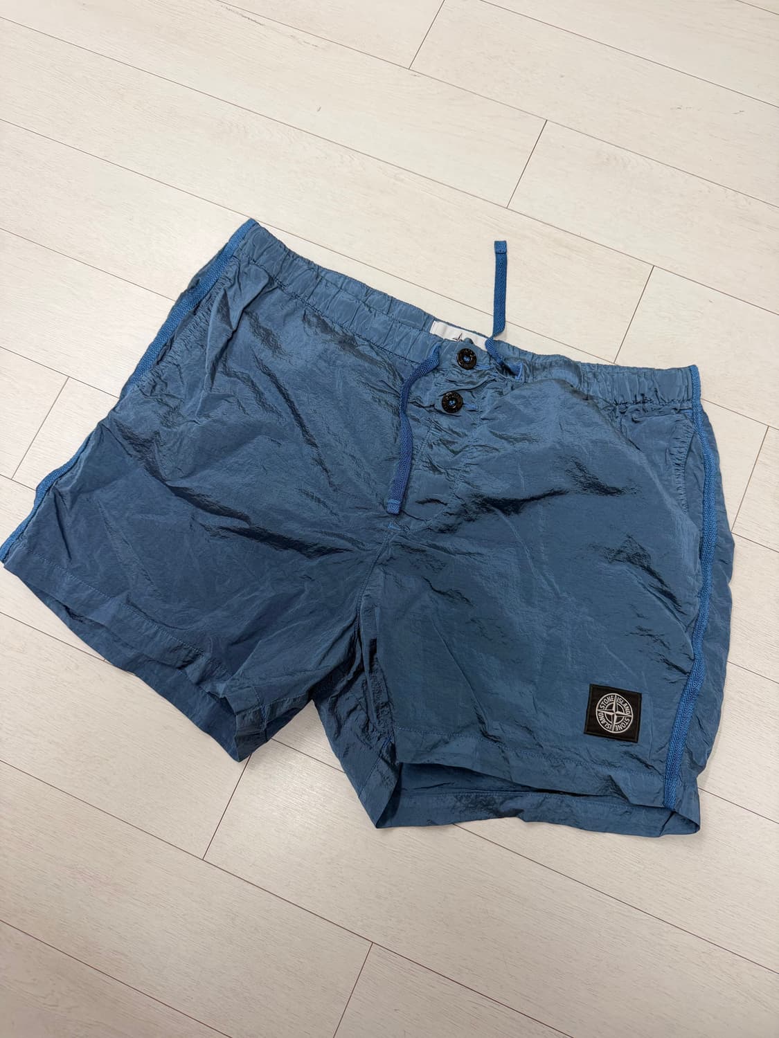 스톤아일랜드 반바지 L 사이즈 상태 9.6/10  사진찍고 절대 안입습니 상품이미지1