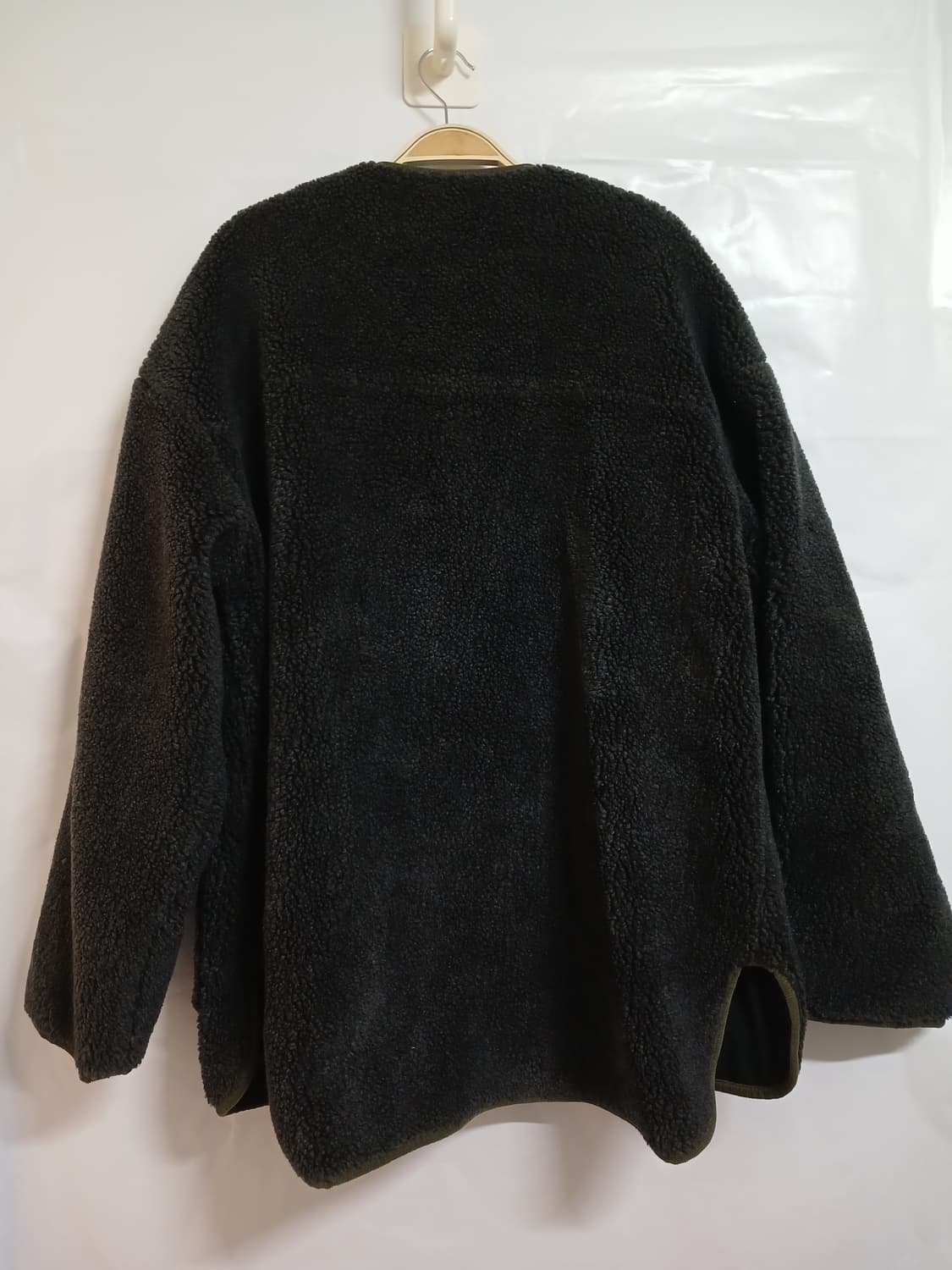 (F,실측 105) 스튜디오 톰보이 여성 뽀글이 부클 가디건 상품이미지4