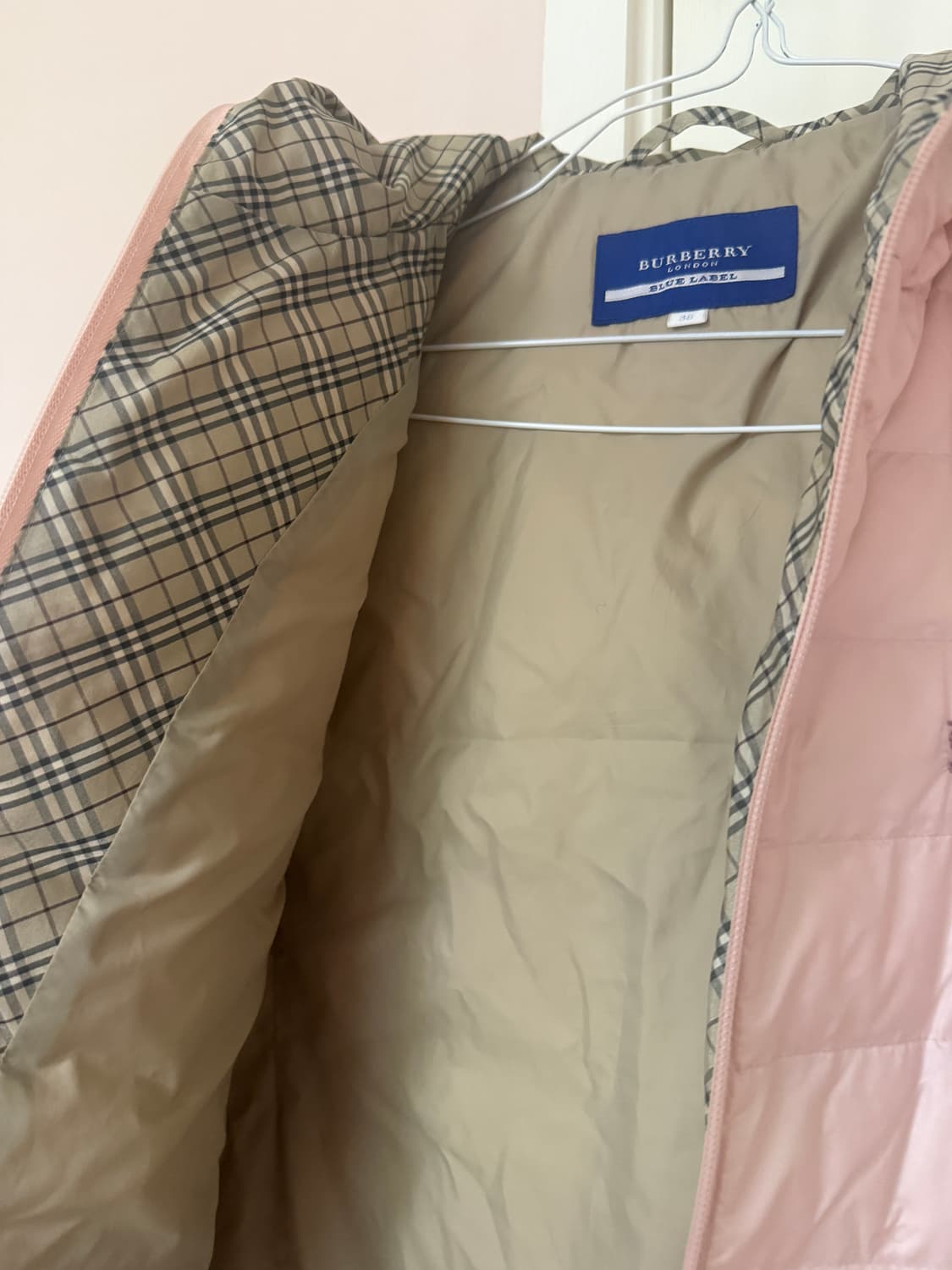 stc 진리 오월 빈티지 버버리 블루라벨 핑크 경량패딩 상품이미지3
