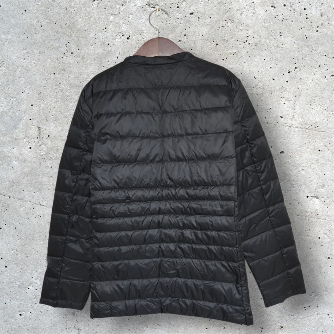 어라운드뮤즈 덕다운 경량패딩 (95/M) 상품이미지3