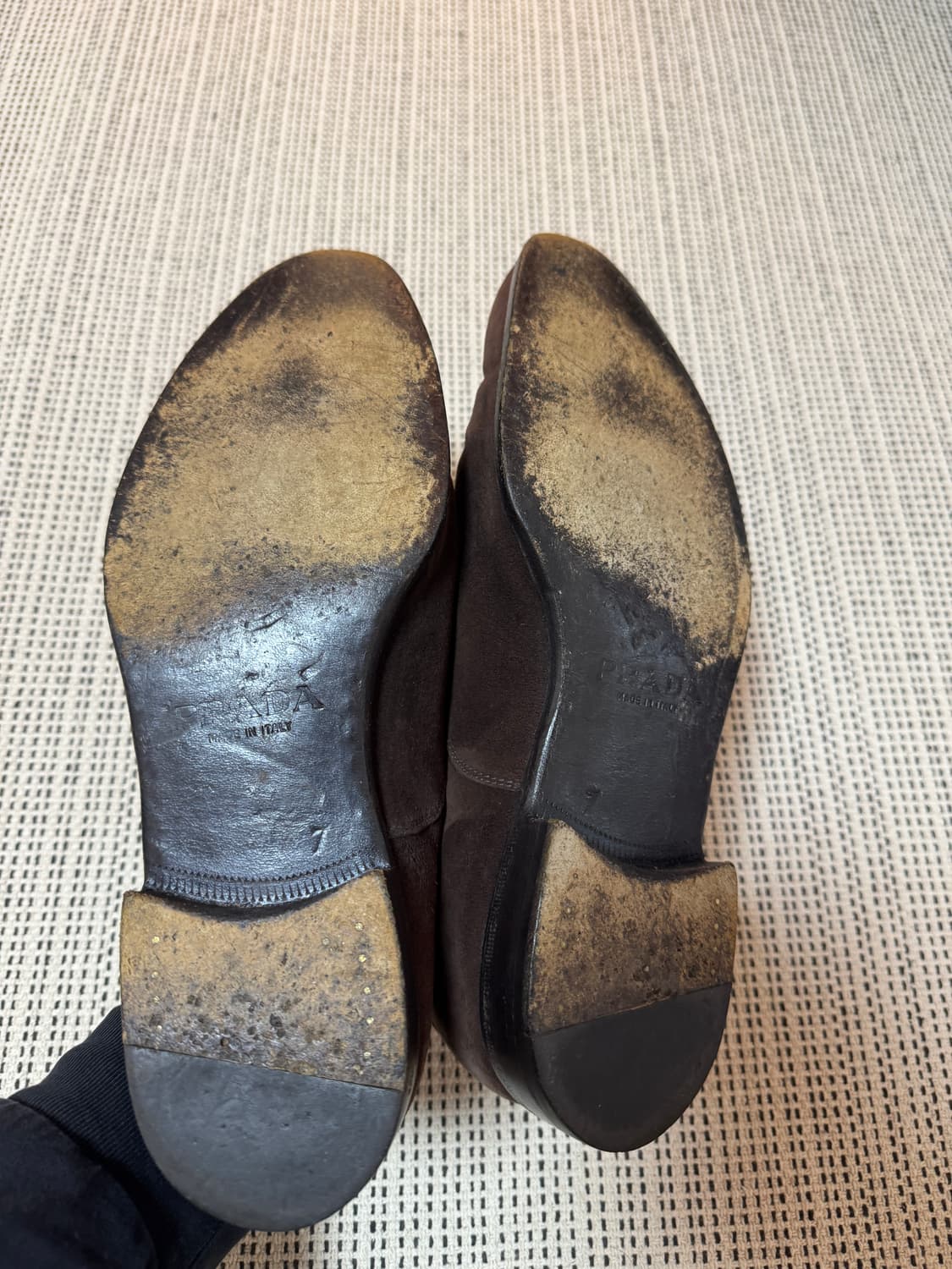 프라다 브라운 스웨이드 구두 상품이미지5