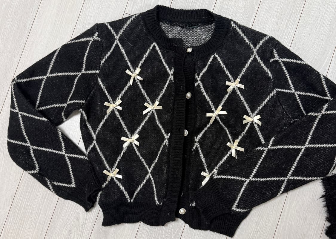 리본 크롭 아가일 니트 가디건 상품이미지1