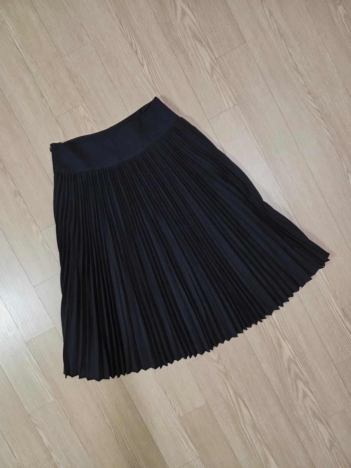 DKNY 블랙 심플 플리츠 스커트 상품이미지4