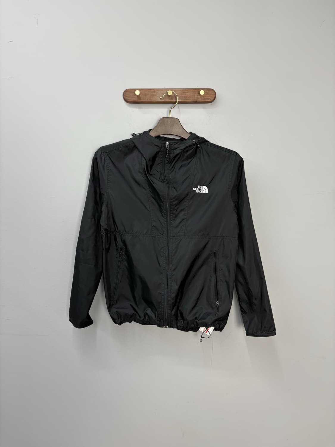 노스페이스 블랙 후드 바람막이 A2886 상품이미지2