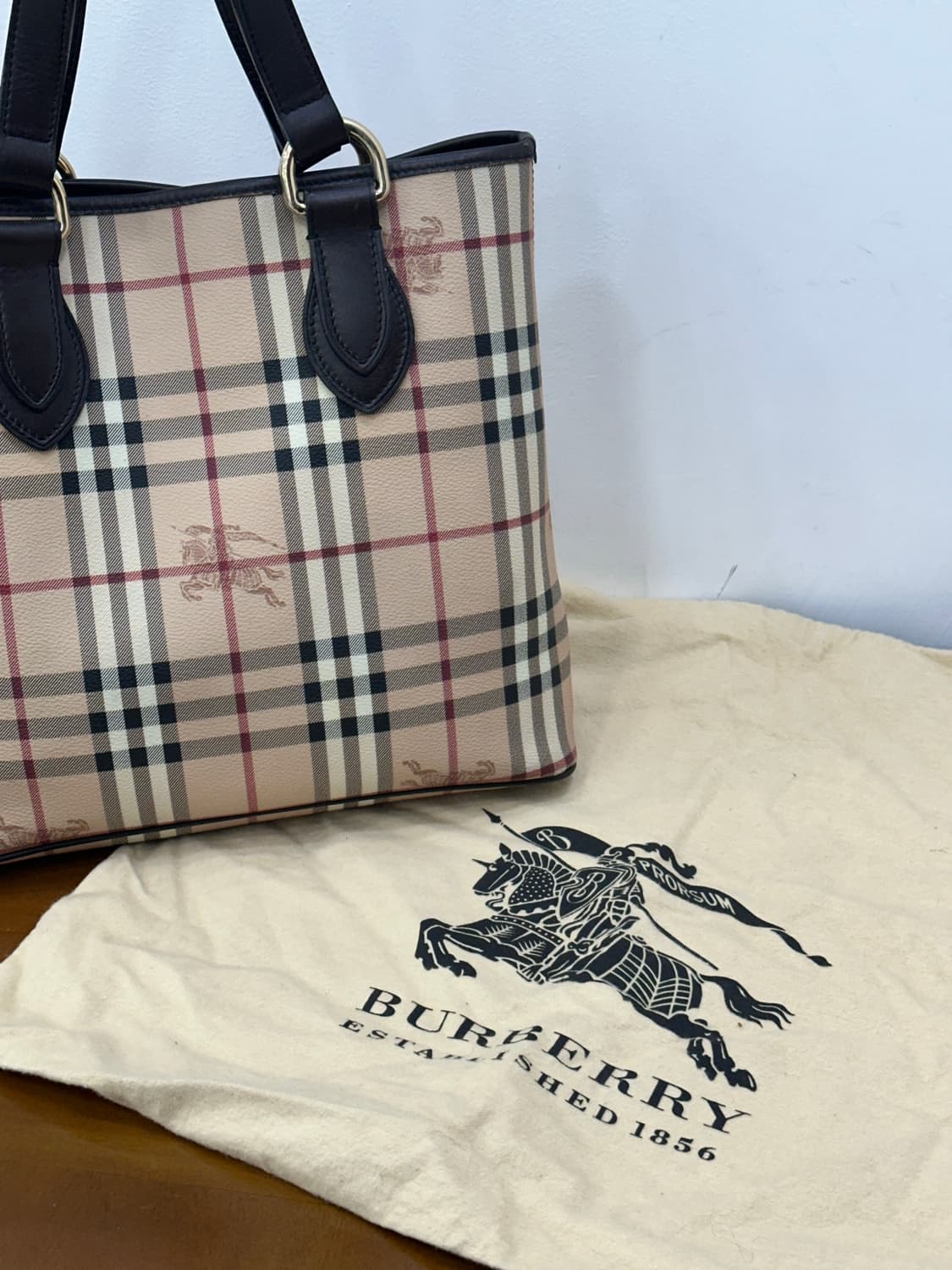 버버리 토트백 상품이미지3