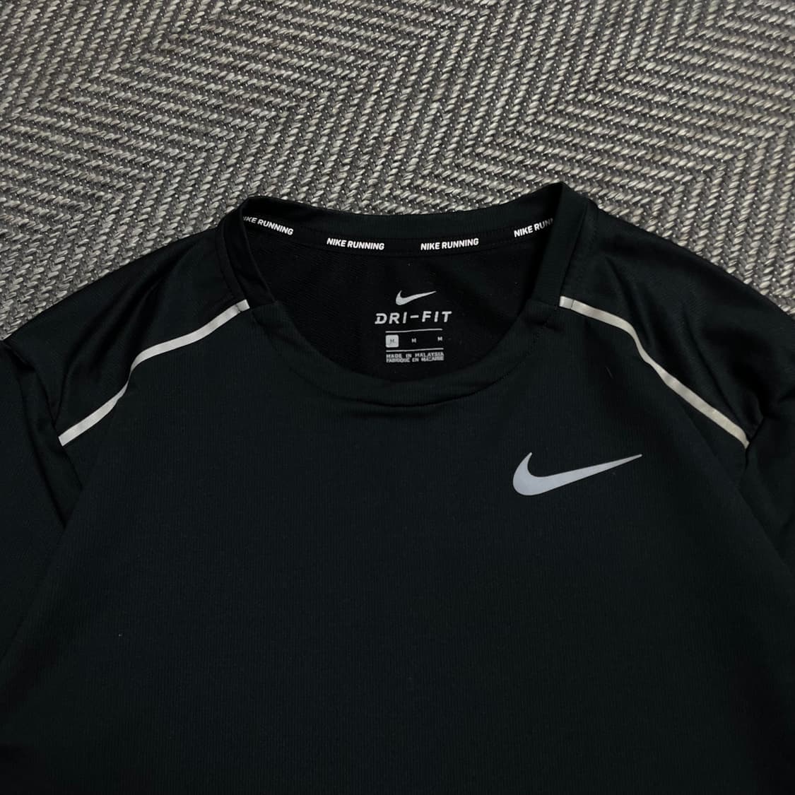 나이키 스우시 드라이핏 긴팔 롱슬리브 탑 블랙y 5098 상품이미지5