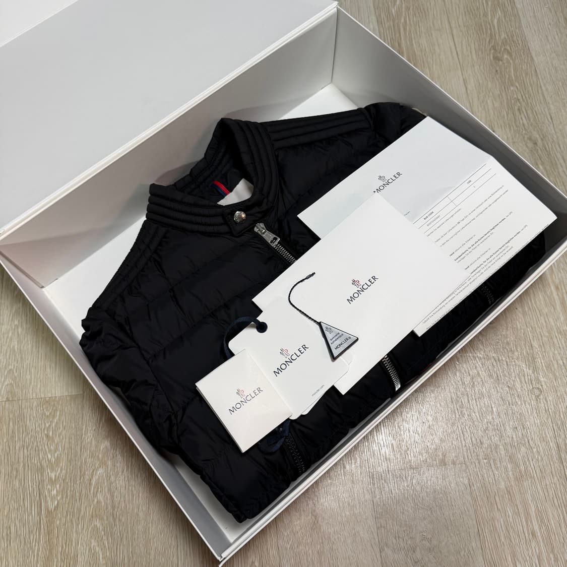 [S+급/3] 몽클레어 아미오 경량패딩 자켓 블랙 풀구성 상품이미지1