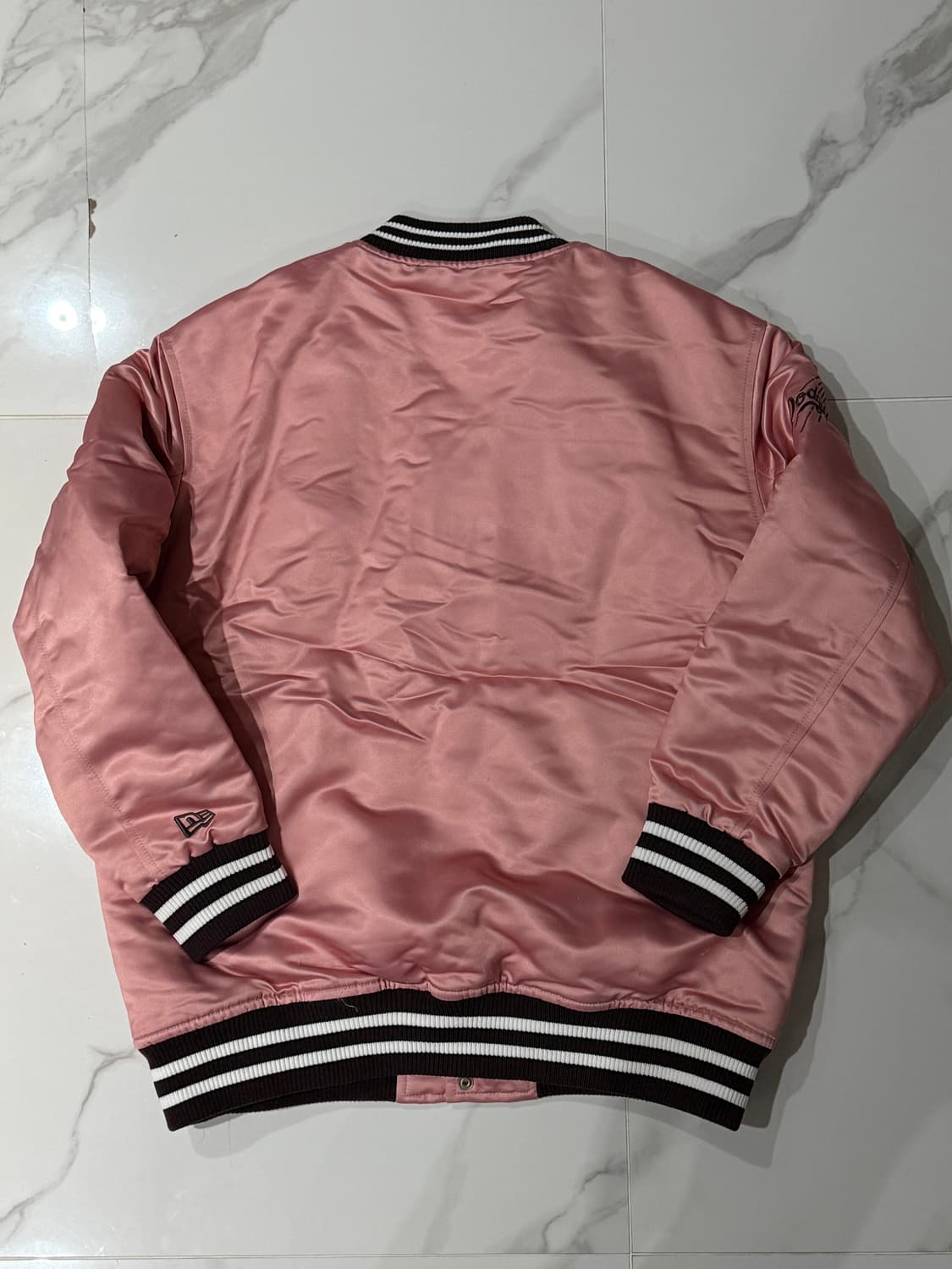 뉴에라 키즈 MLB 샤인 새틴 LA 다저스 스타디움 자켓 핑크 상품이미지5