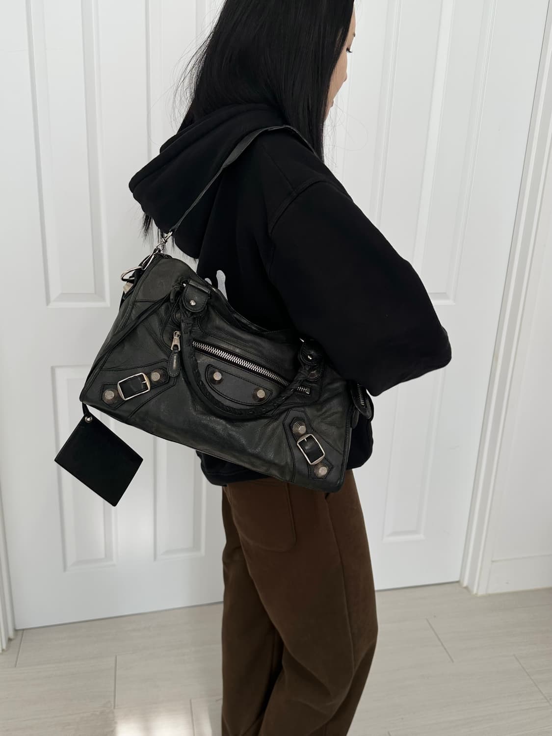 [A 정품] 발렌시아가 자이언트 시티 모터백 미디움 블랙 상품이미지8