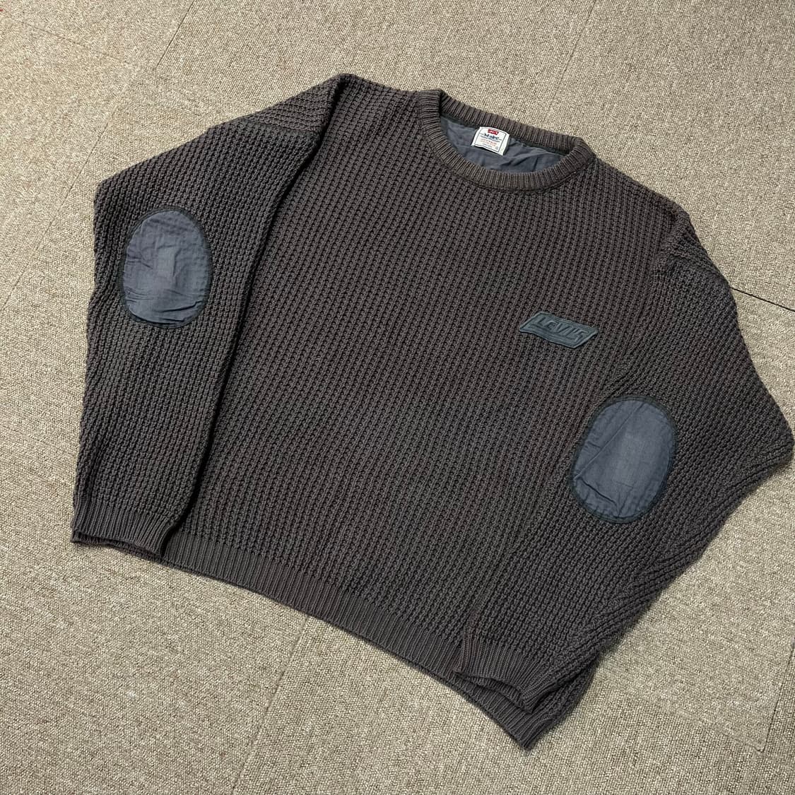 리바이스 엘보우패치 니트 상품이미지1