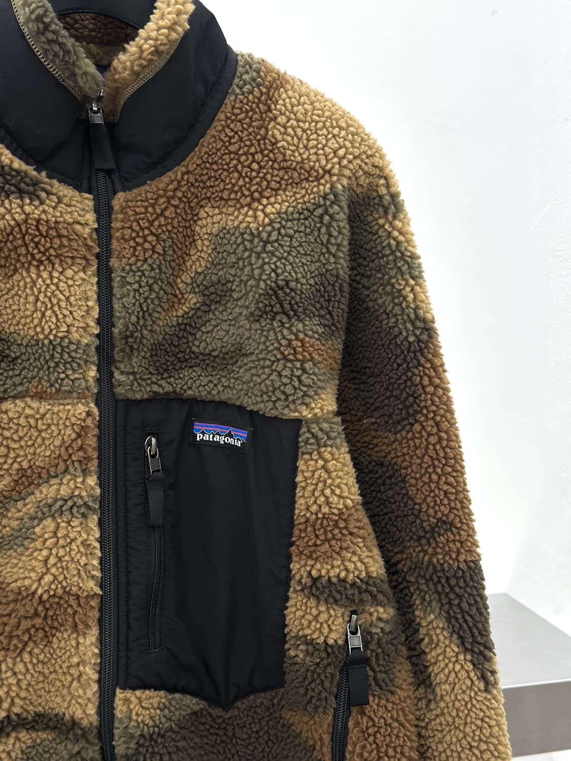 파타고니아 클래식 레트로X 카모 플리스 집업 상품이미지2