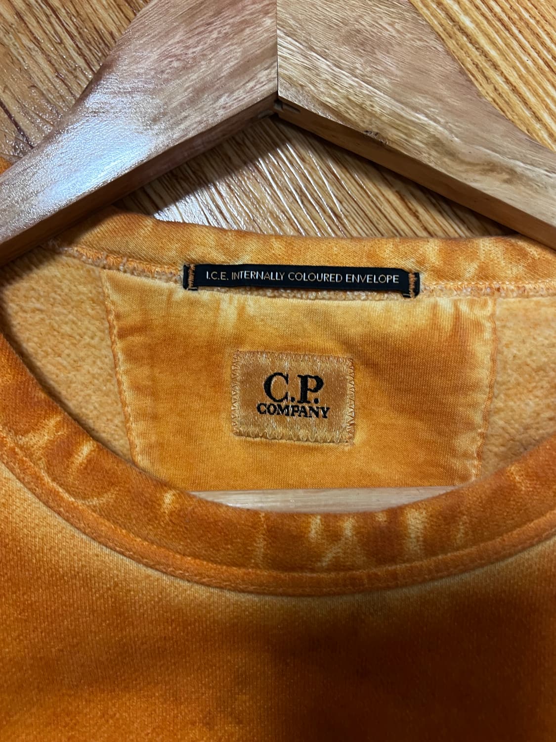 cp컴퍼니 맨투맨 상품이미지3