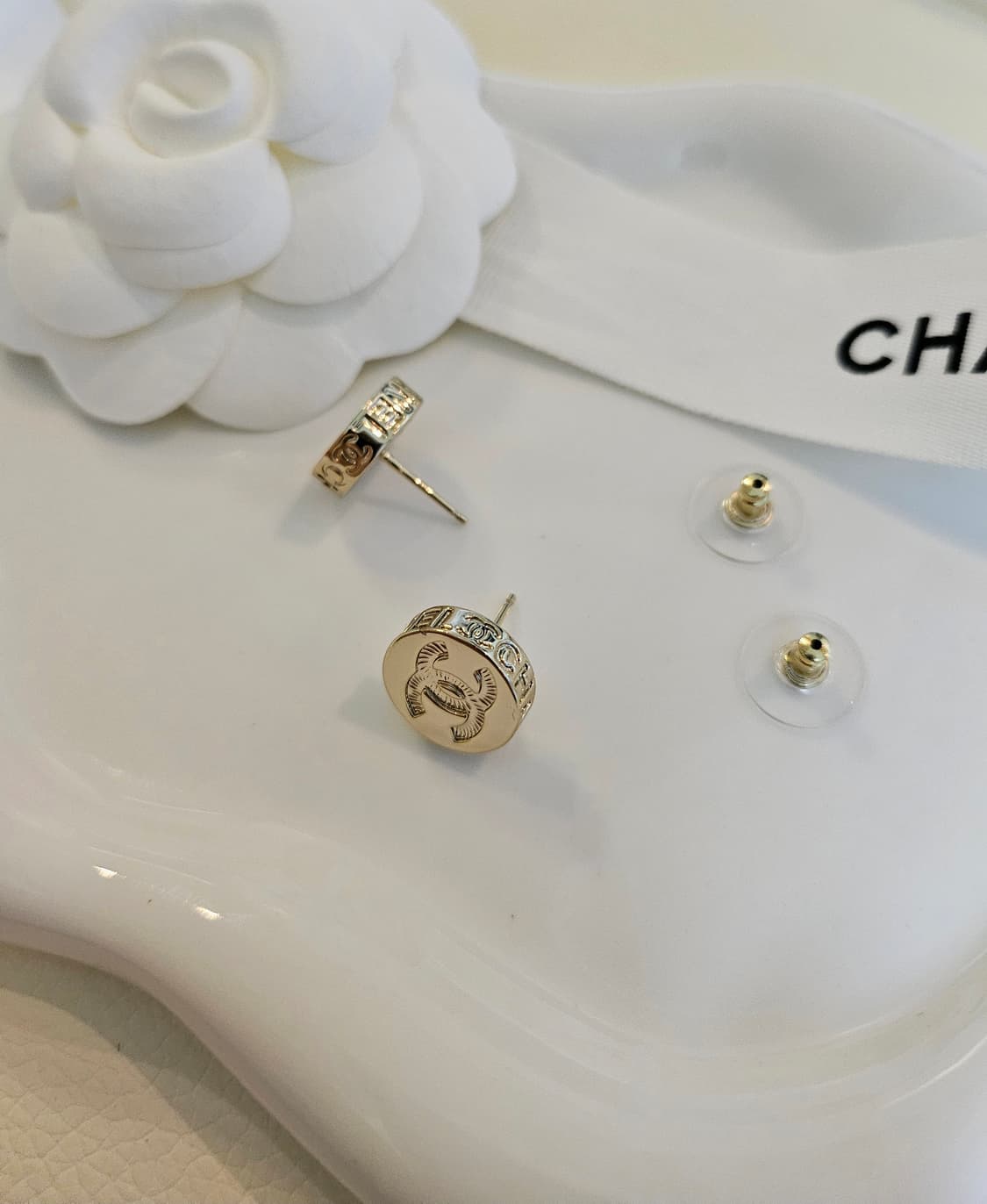 샤넬 코인단추 금장 스터드 귀걸이 업사이클링 상품이미지4
