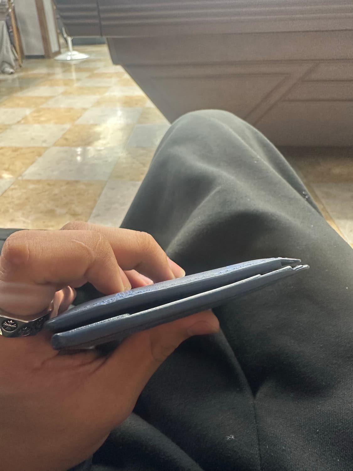 루이비통 쉐도우 반지갑 팔아용. 상품이미지6