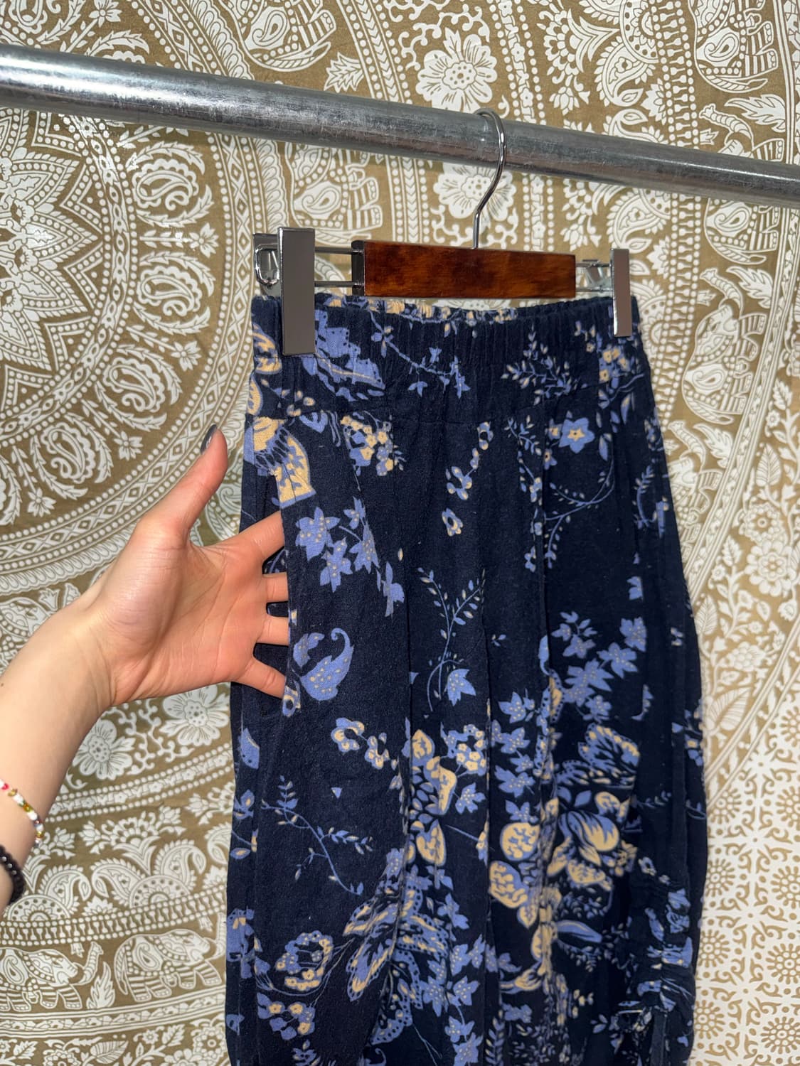 빈티지 플라워패턴 밴딩 셔링 7부 반바지  상품이미지5