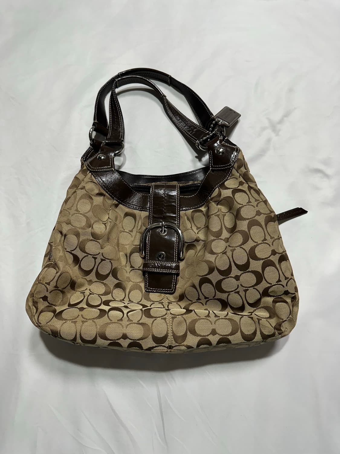 코치 시그니처 숄더백 상품이미지1