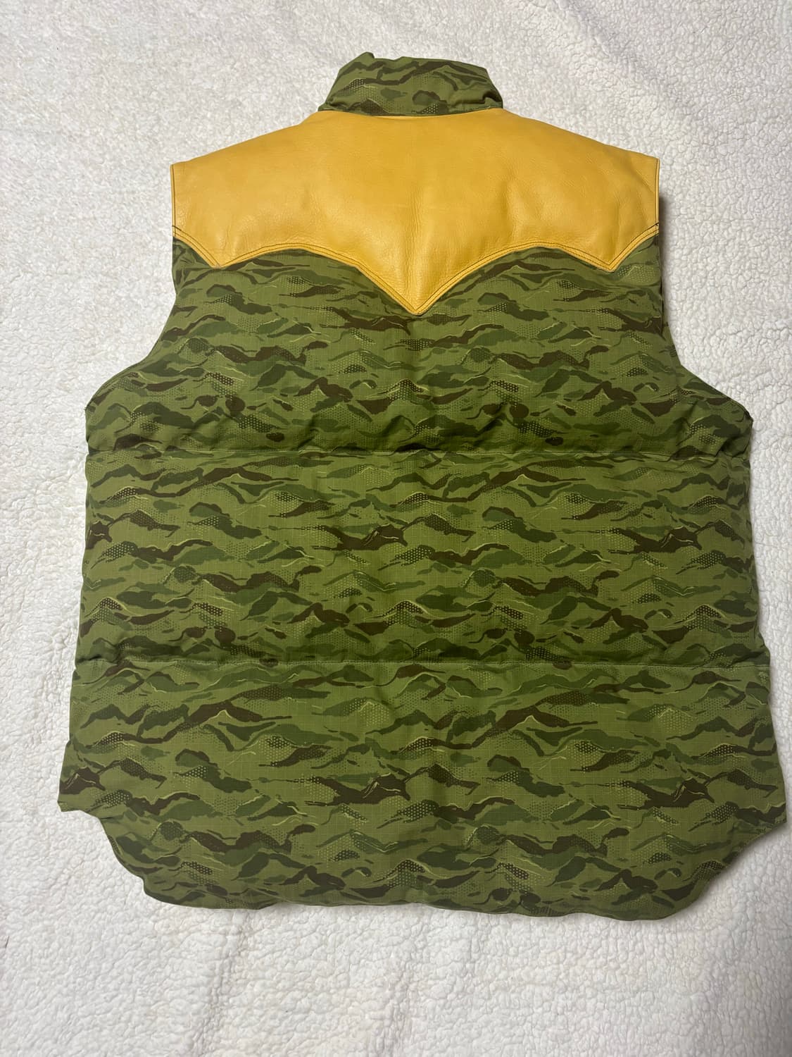 나이젤 카본 x 로키 마운틴 페더베드 패딩 베스트 / 카모 / 46(L) 상품이미지5