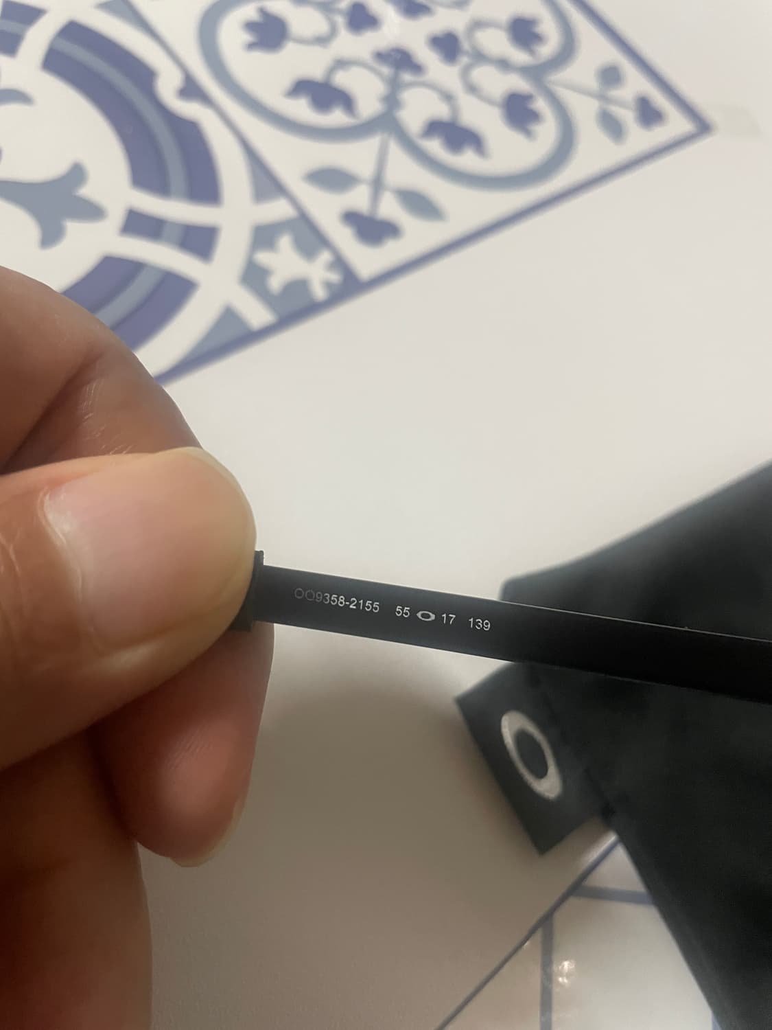 오클리 래치선글라스 스퀘어 블랙/골드 상품이미지7