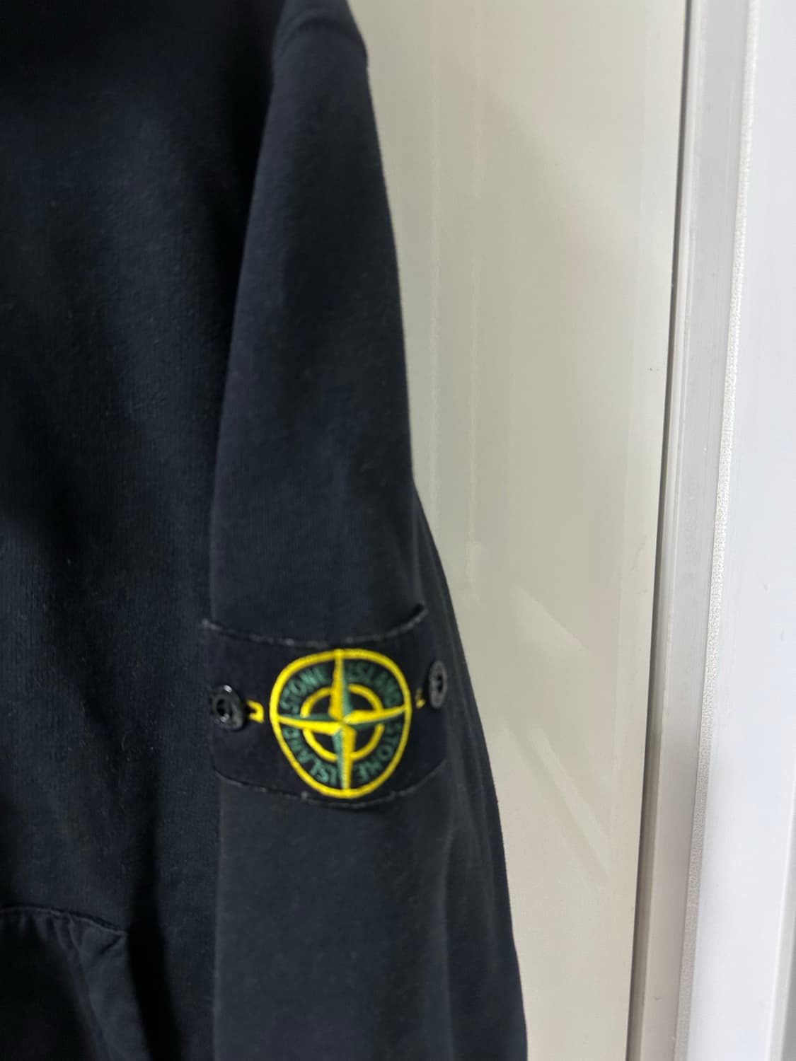 스톤아일랜드 블랙 후드집업 상품이미지3