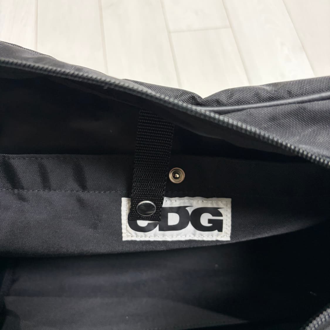 꼼데가르송 CDG 크로스백 상품이미지10