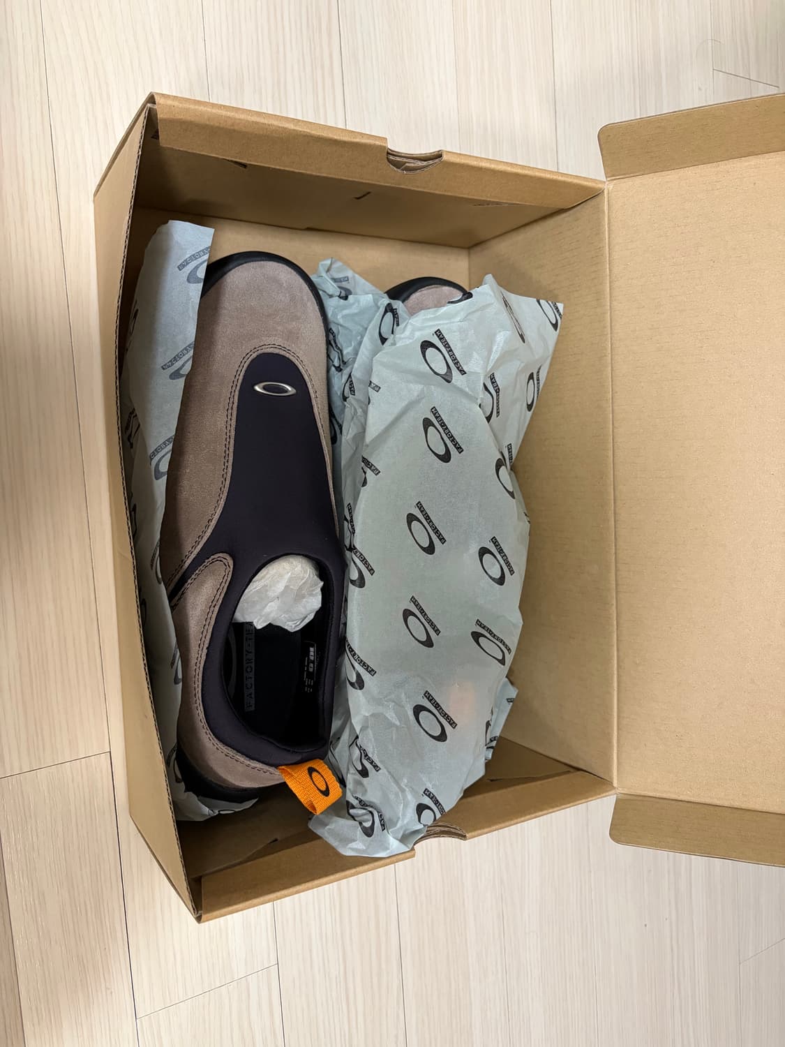 오클리x브레인데드 스웨이트 플레시 토프(280) 상품이미지2