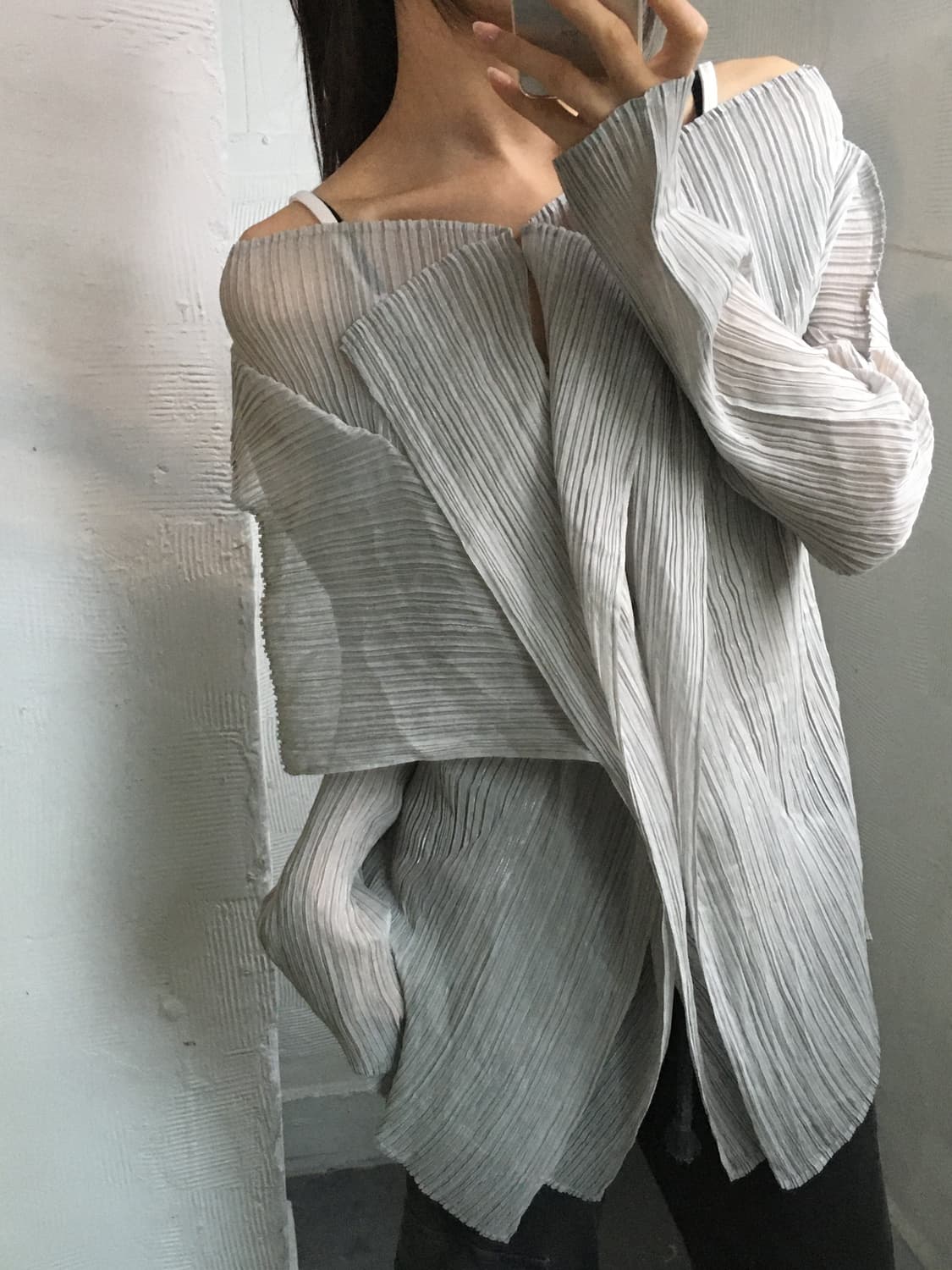 Issey Miyake 이세이미야케 라이트그레이 플리츠 가디건 상품이미지3