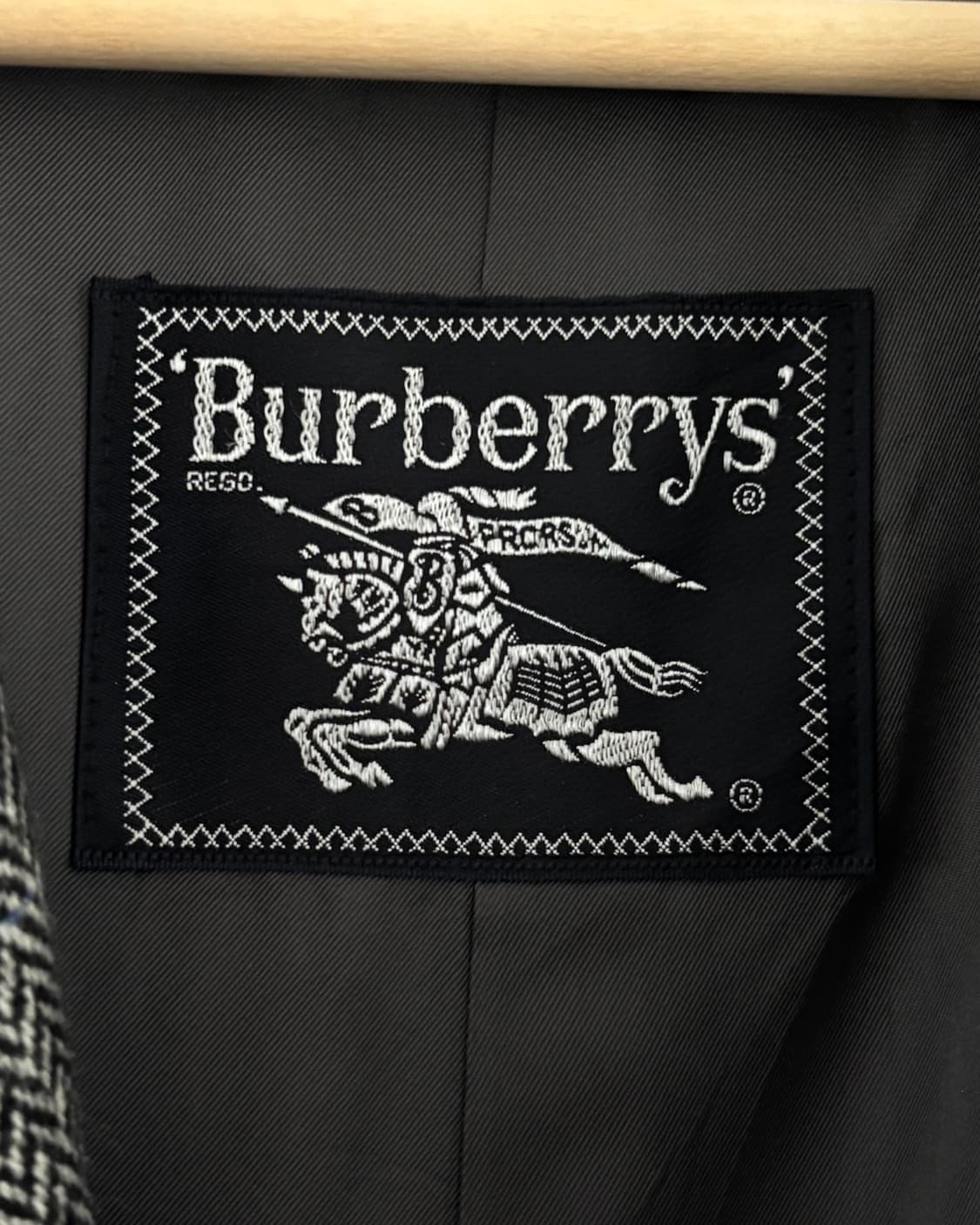 Burberry 버버리 싱글 카라 발마칸 헤링본 코트 상품이미지8