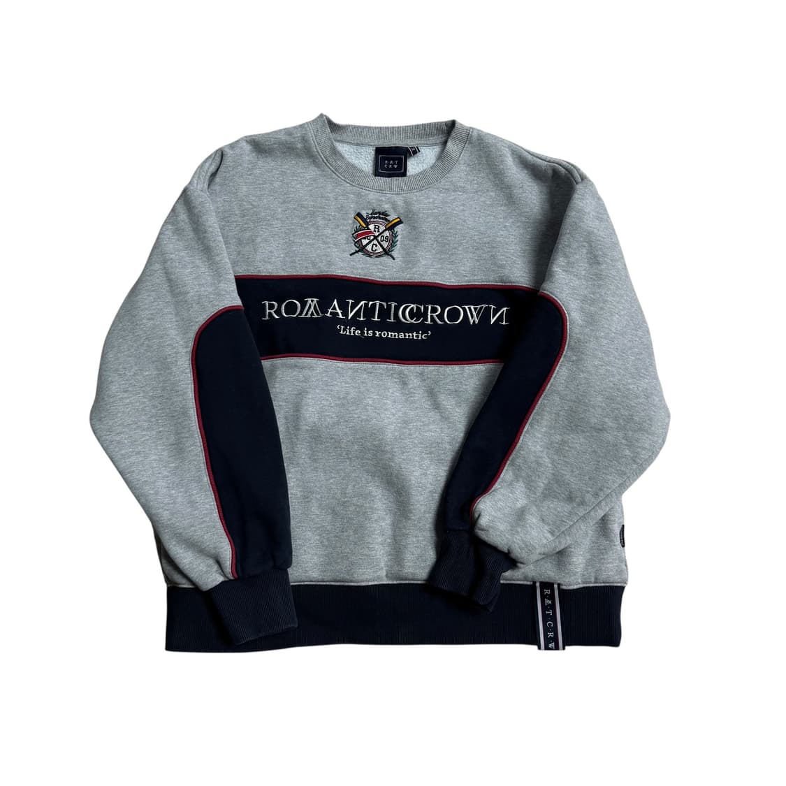 로멘틱 크라운 맨투맨 상품이미지1