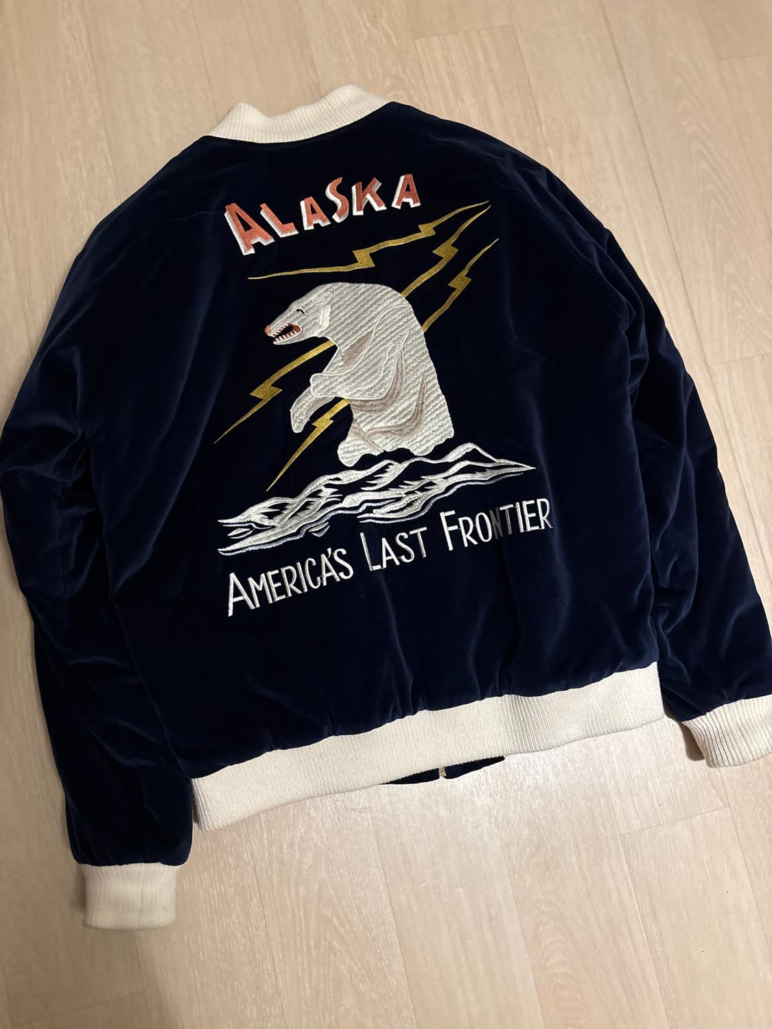 아웃스탠딩 알레스카 수베니어 자켓 M 상품이미지2