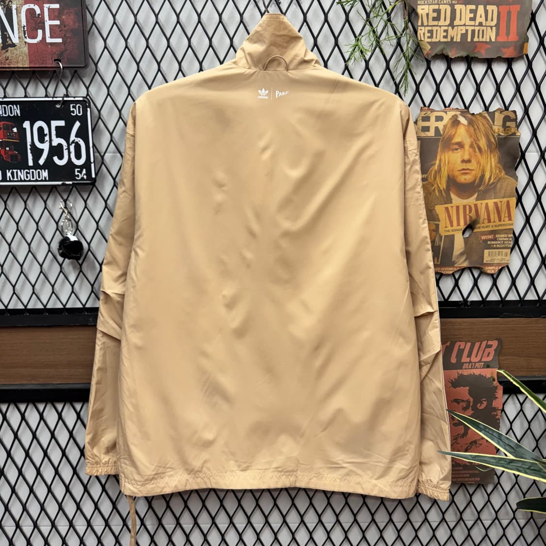 아디다스 팔리 나일론 트랙 자켓 전면 투포켓 포인트 베이지 상품이미지2