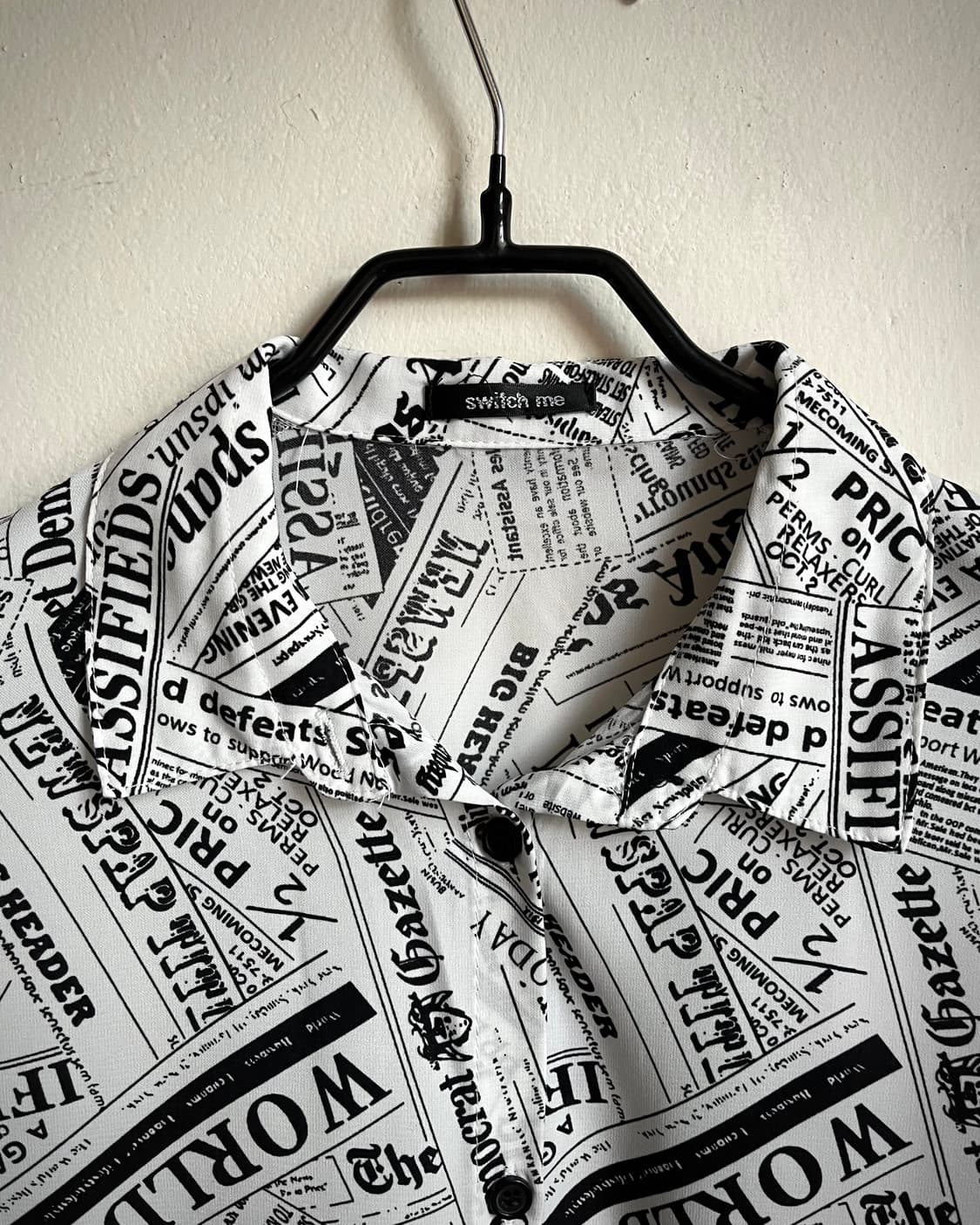 90-00s Switch me Newspaper Pattern Shirt 상품이미지4