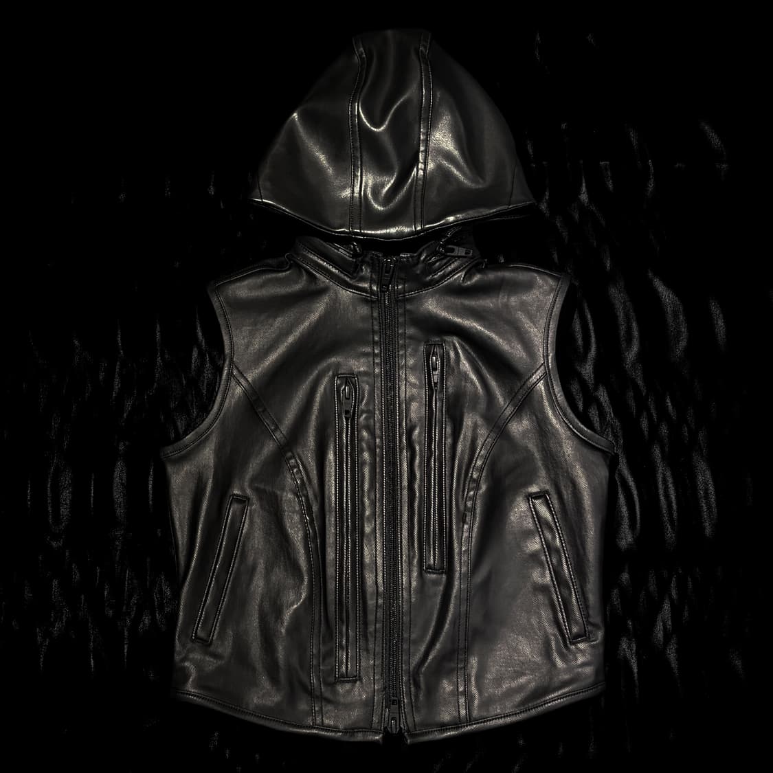 로딩룸 레더 후드 베스트 집업 상품이미지1