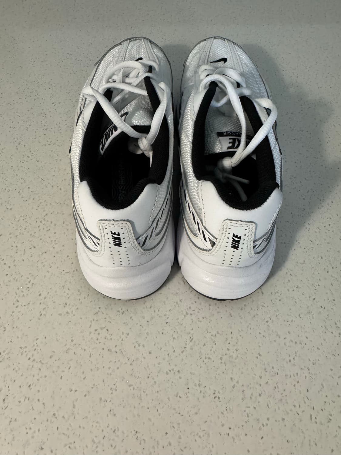 (W245) (새 상품) 나이키 이니시에이터 화이트 블랙 상품이미지3