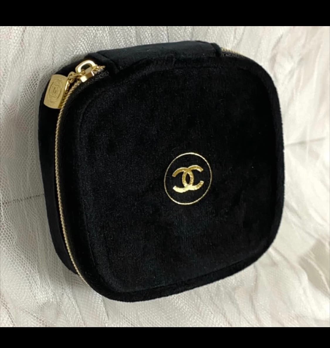 (삽니다) 샤넬 벨벳 미니 사각파우치 상품이미지1