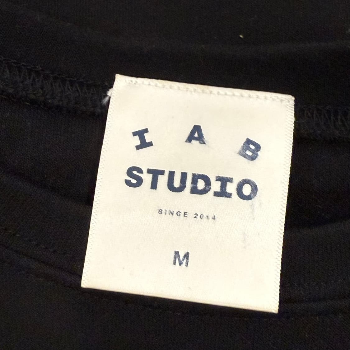 아이앱스튜디오 블랙 긴팔티셔츠 상품이미지5