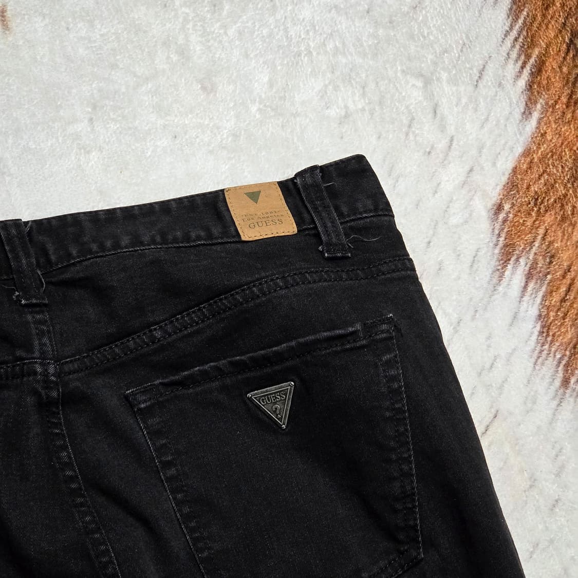 게스 블랙 슬림핏 데님 팬츠 상품이미지2