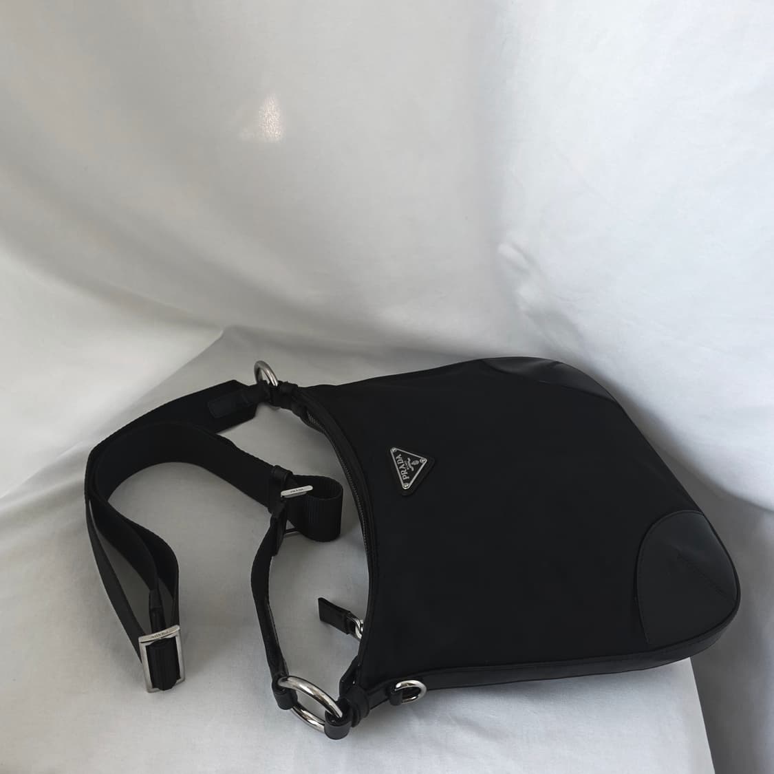 [정품 PRADA] 프라다 가죽 패치 나일론 크로스백 호보백 상품이미지4