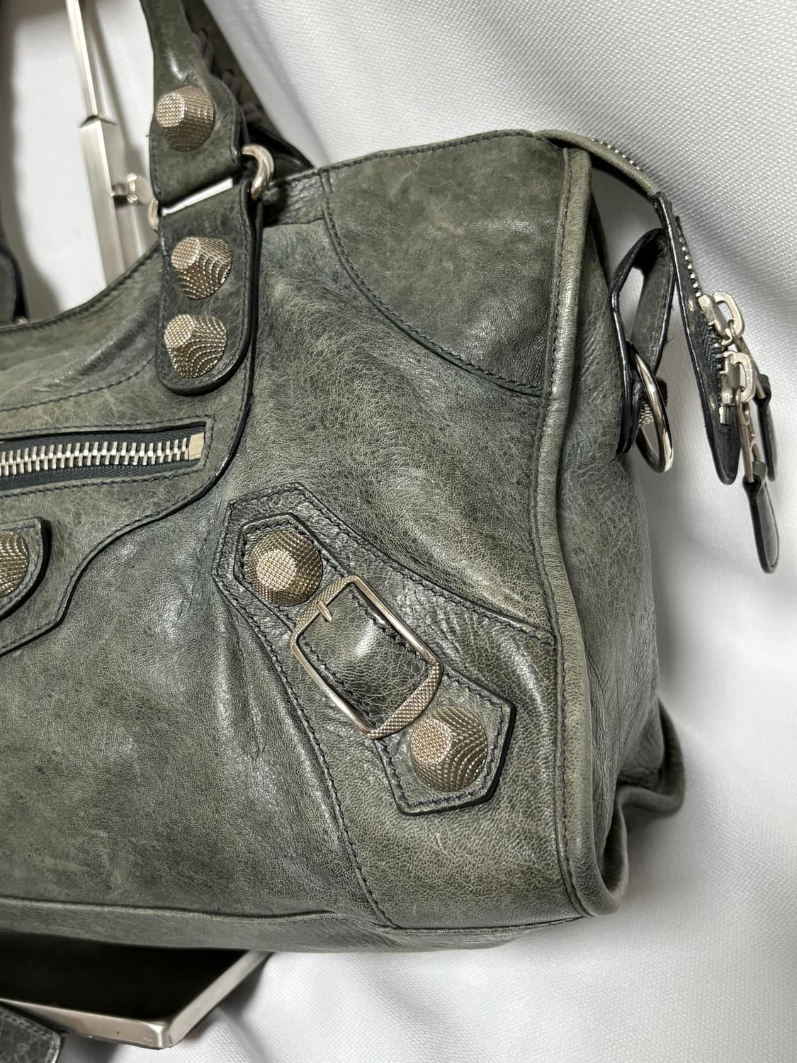 발렌시아가 자이언트 파트타임 모터백 그레이 상품이미지3