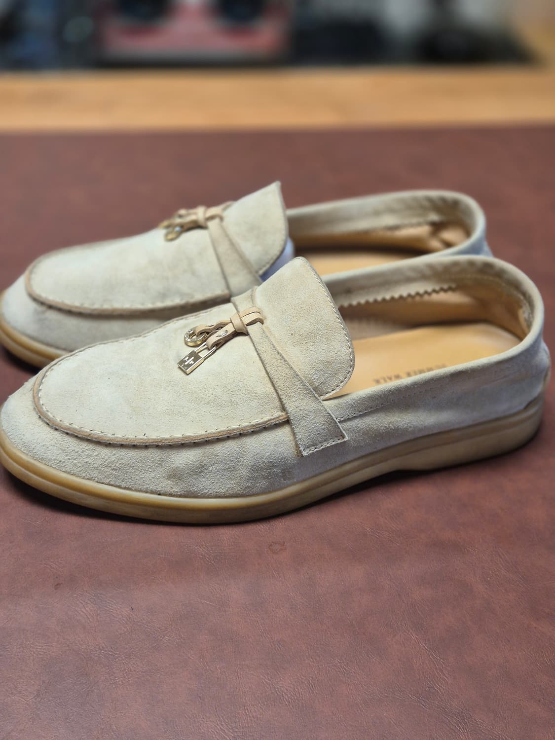 245-250 (39)정품 로로피아나 썸머워크  상품이미지4