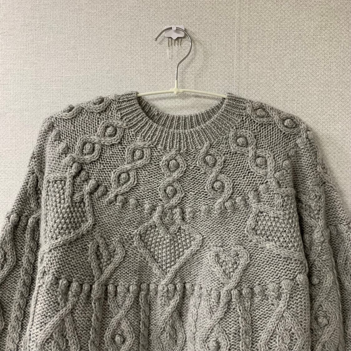 그레이 케이블 니트 상품이미지2